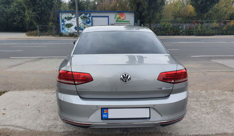 Volkswagen Passat full